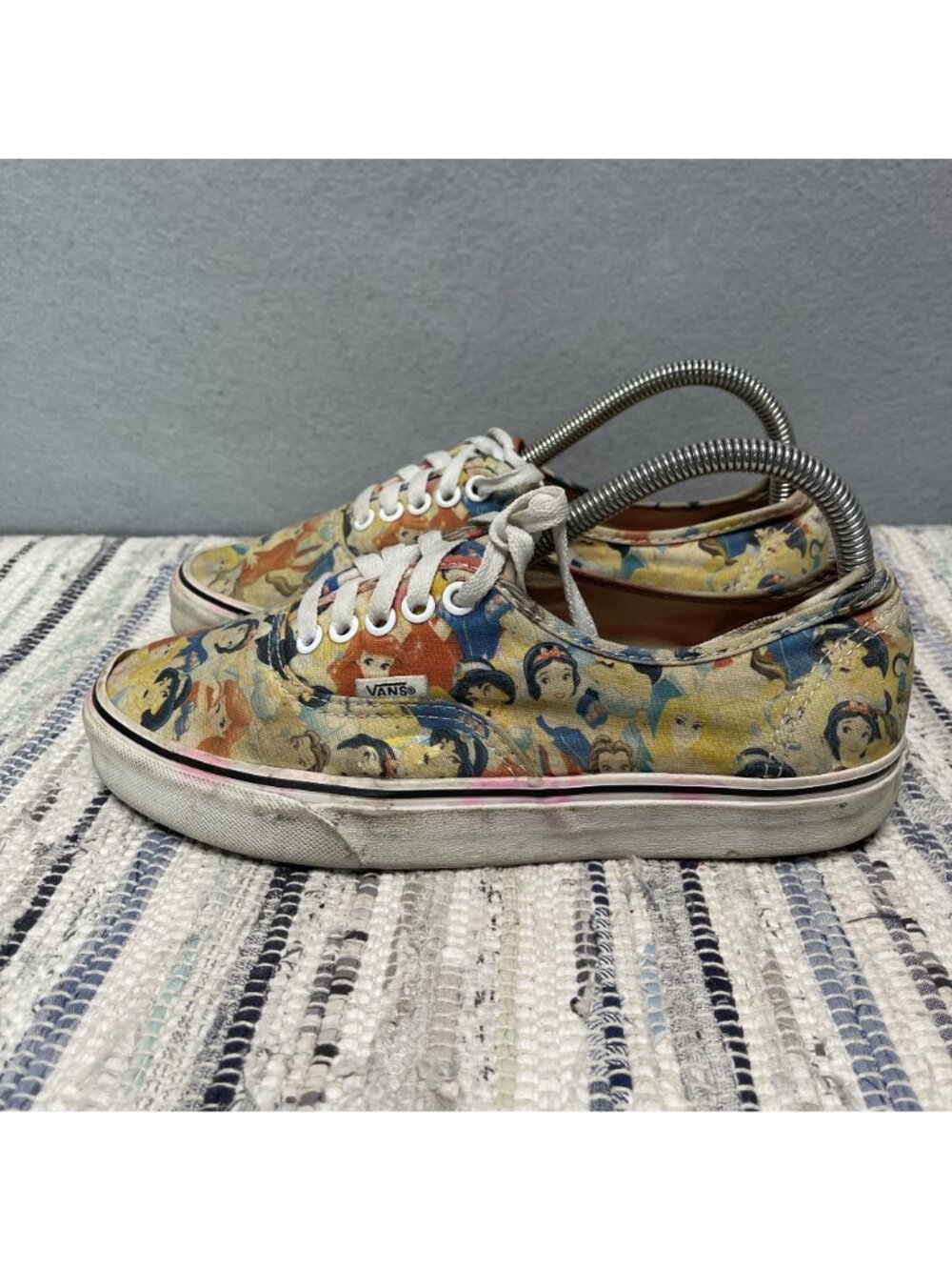 Vans Disney Princess Limited Edition Canvas Sneakers Womens Size 8.5 - Picture 4 of 12